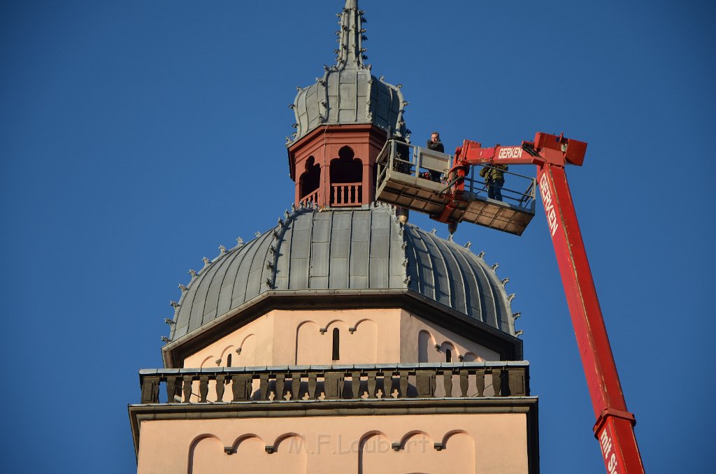 Bergung Sonnengruss Kirche Koeln Bahnhofsvorplatz P041.JPG